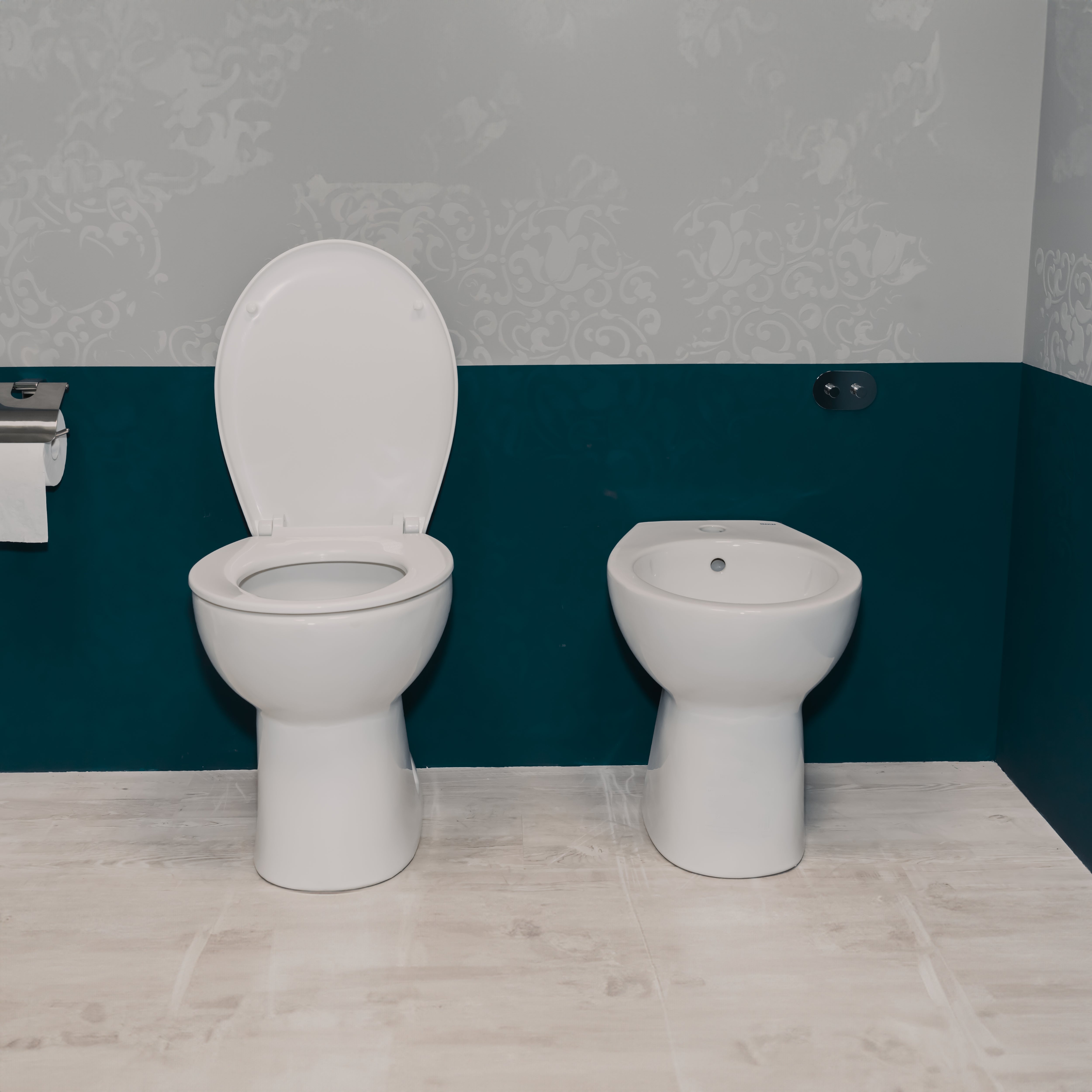 Coppia sanitari tradizionali a terra in ceramica serie Magic