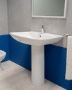 Rak: lavabo Origin con colonna in ceramica