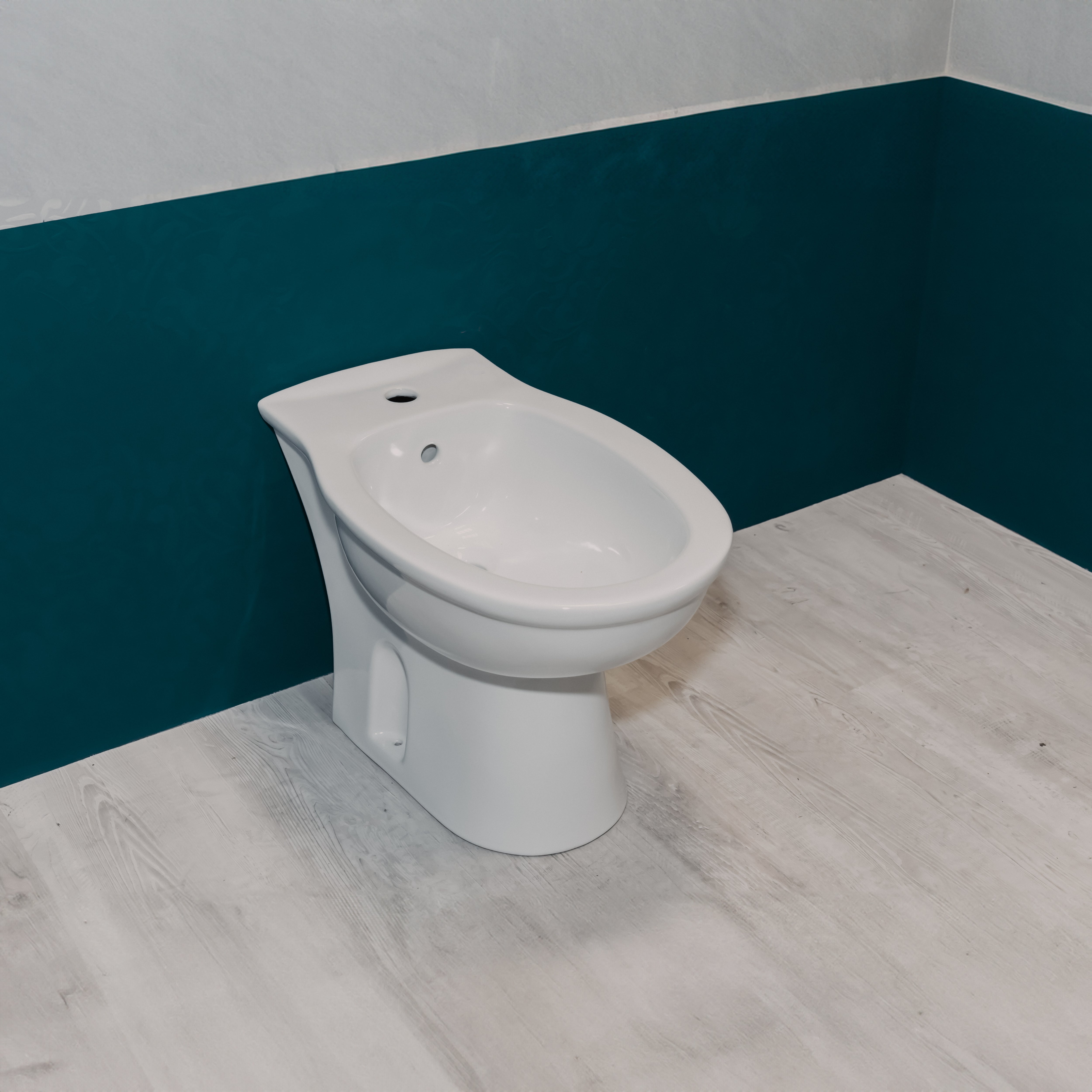 Rak: bidet tradizionale a terra Karla bianco in ceramica 58 cm