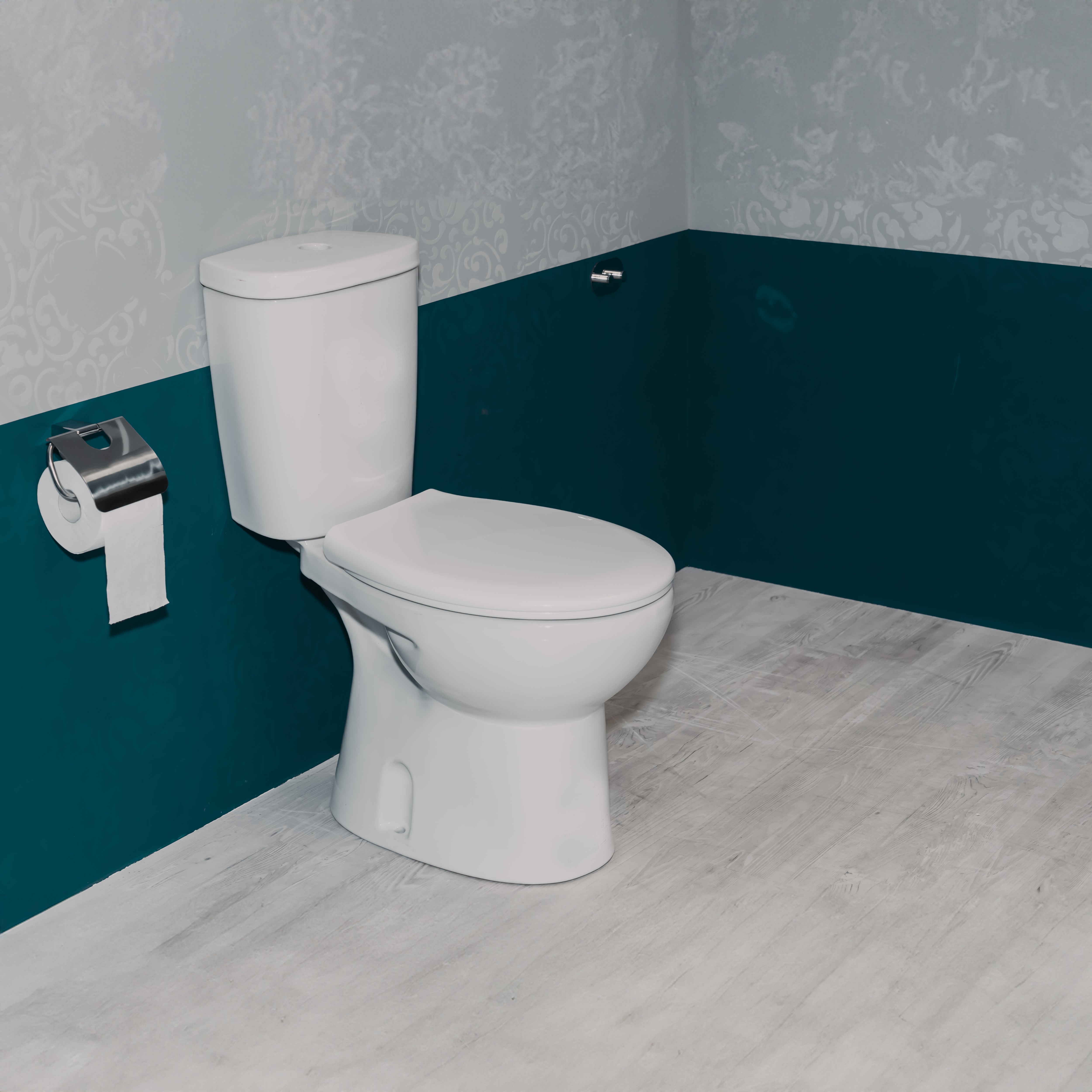 WC monoblocco tradizionale Magic con cassetta in ceramica e batteria con sedile bianco