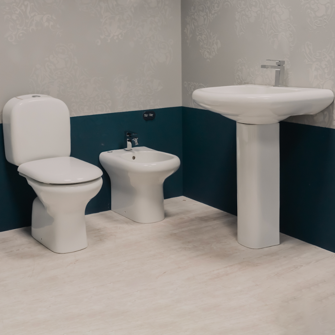 Sanitari tradizionali a terra Rak serie completa di lavabo 65 cm  con colonna + bidet + WC monoblocco con cassetta con sedile Orient