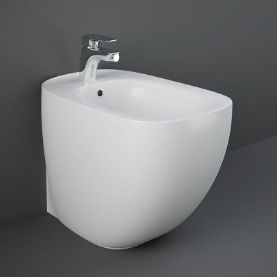 Coppia sanitari in ceramica Filomuro ILLUSION marca RAK con sedile softclose