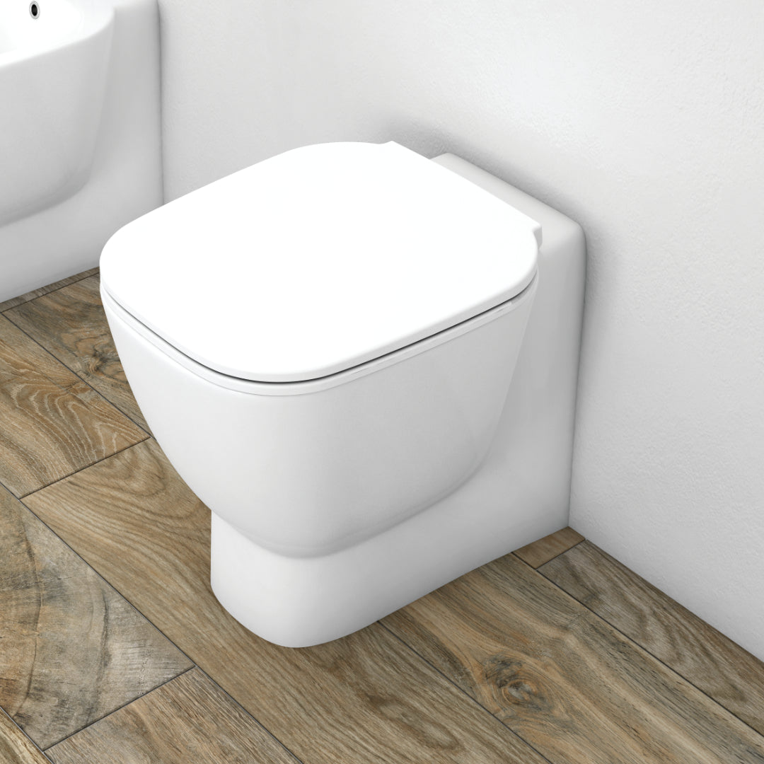 Wc filomuro Rak One con sedile softclose